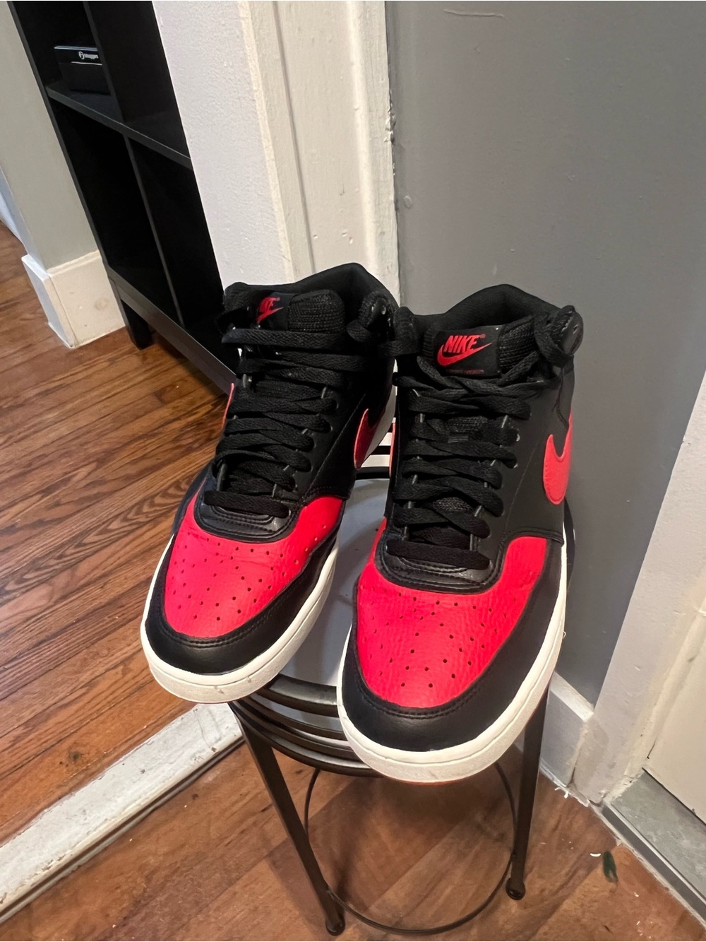 Nike Court Vision Mid Bred Red/Black Men's Size7.5 Women8.5  Sneaker - Picture 3 of 11